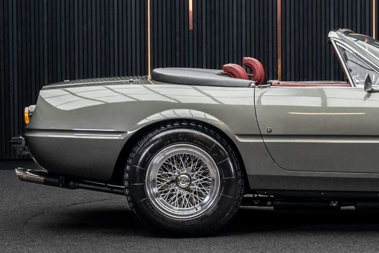 Vehicle Image 6
