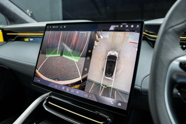 Vehicle Image 8