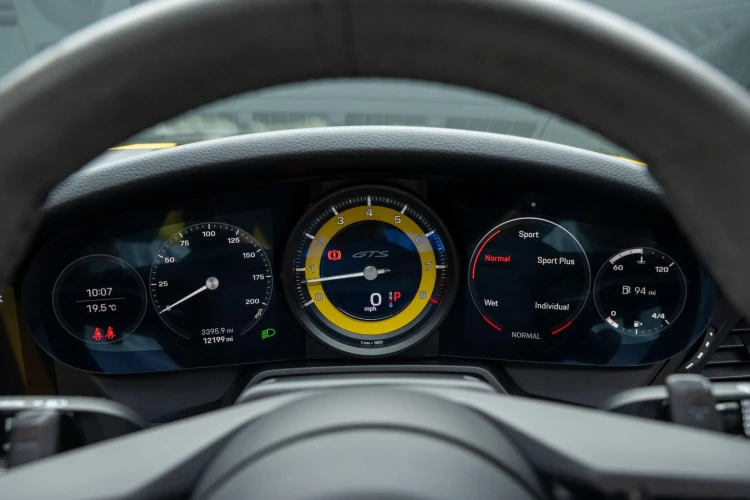 Vehicle Image 12