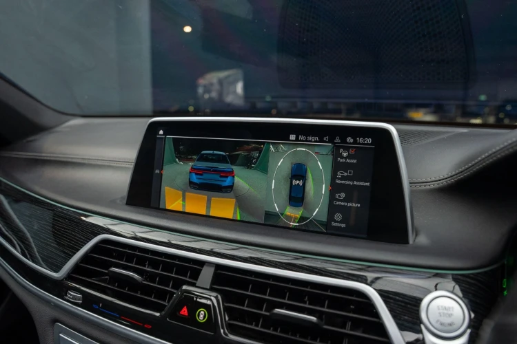 Vehicle Image 8