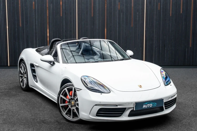 Vehicle Image 9