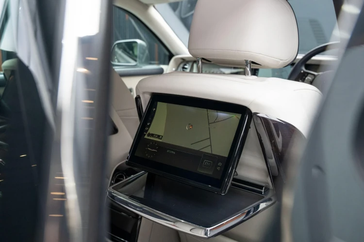 Vehicle Image 8