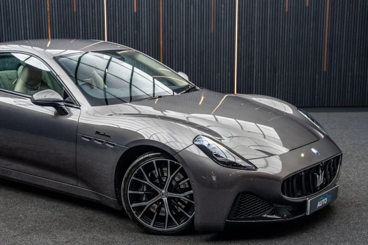 Vehicle Image 9