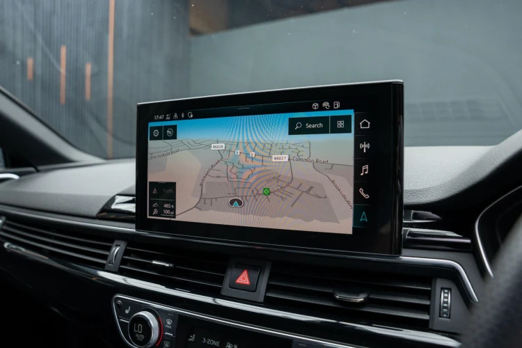Vehicle Image 8