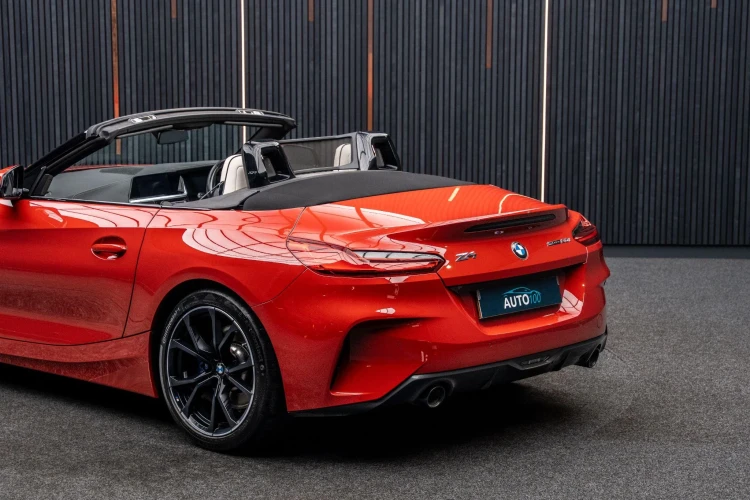 Vehicle Image 21