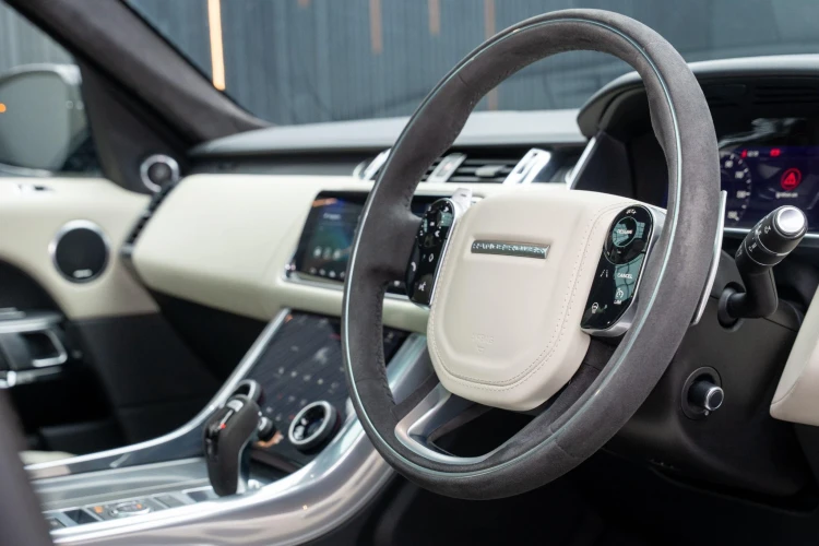 Vehicle Image 10