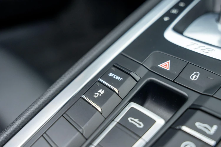 Vehicle Image 30