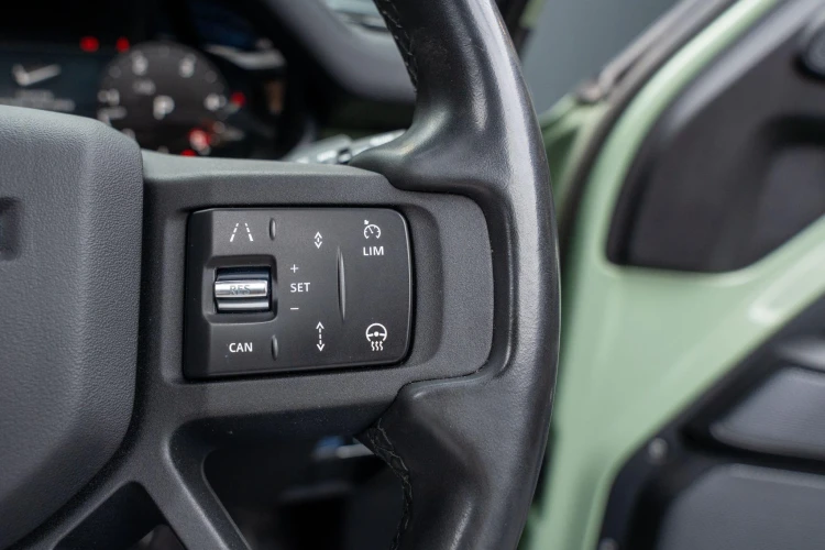 Vehicle Image 30