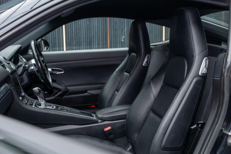 Vehicle Image 35