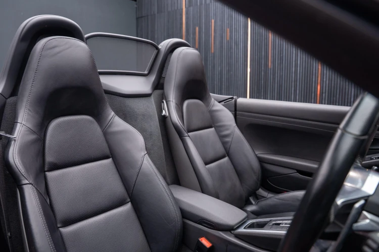 Vehicle Image 30