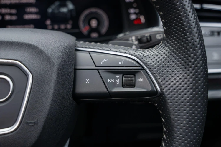 Vehicle Image 40