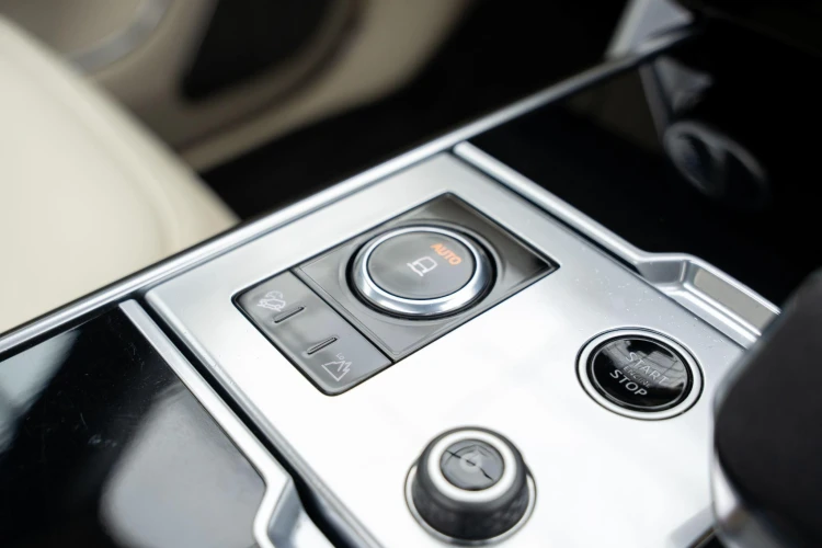 Vehicle Image 30
