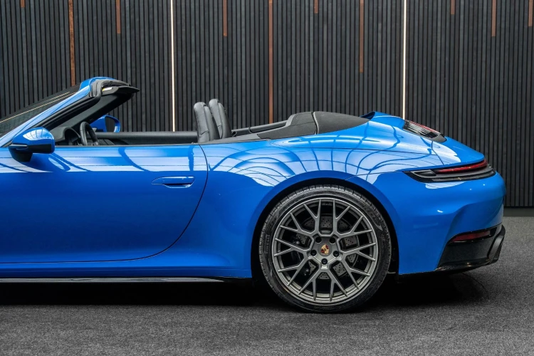Vehicle Image 21
