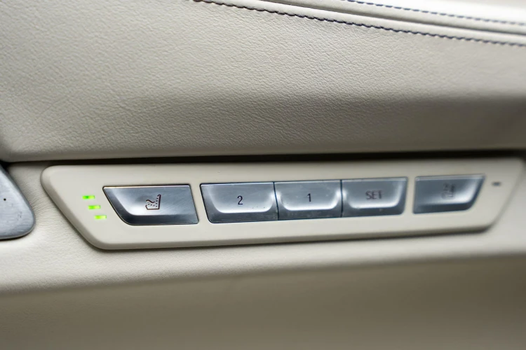 Vehicle Image 37