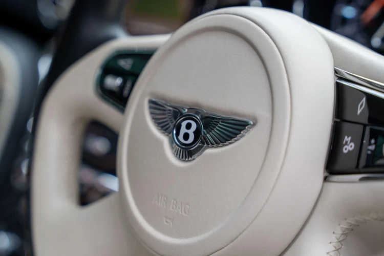 Vehicle Image 33