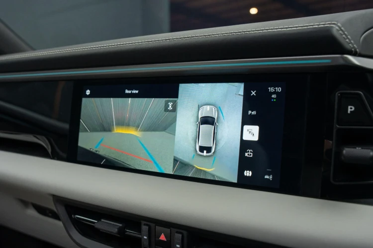 Vehicle Image 8