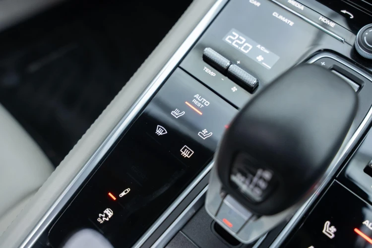 Vehicle Image 35