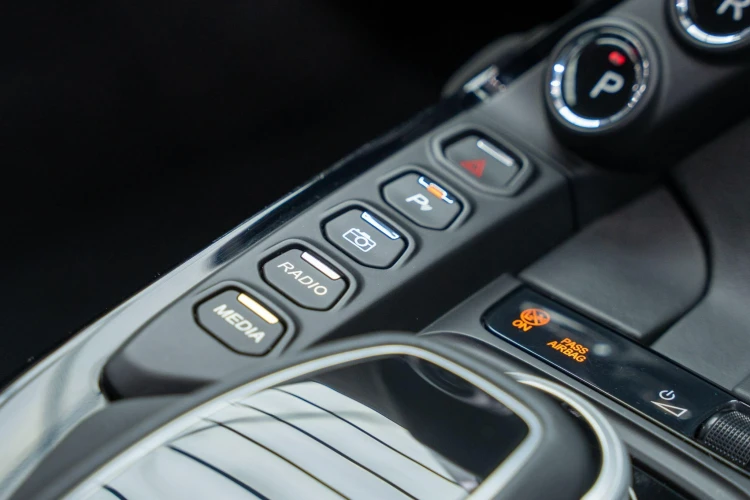 Vehicle Image 14