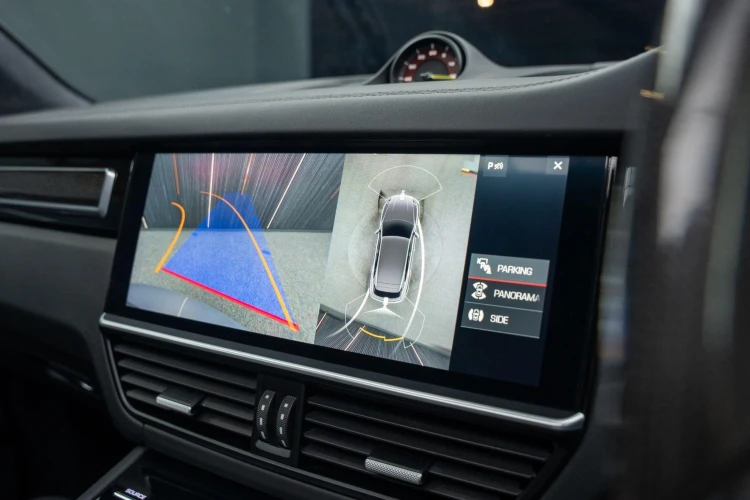 Vehicle Image 8