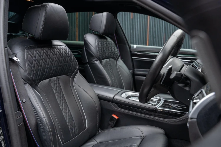 Vehicle Image 12