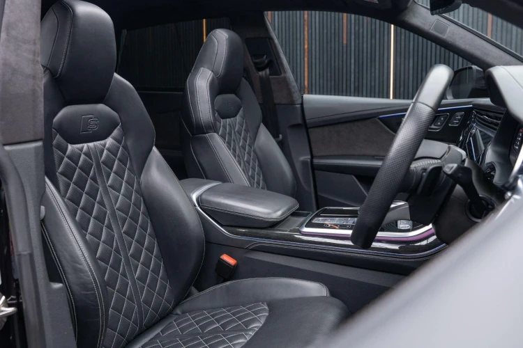 Vehicle Image 12