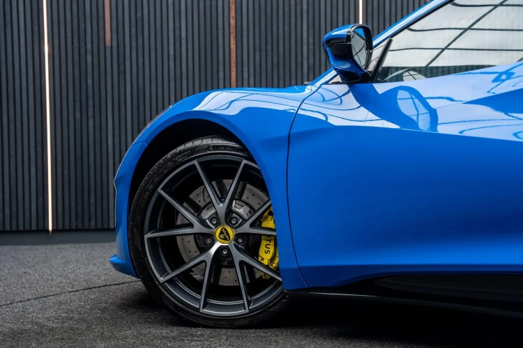 Vehicle Image 11