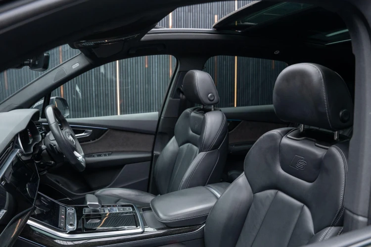 Vehicle Image 50