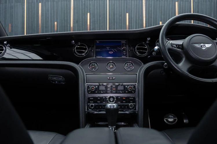 Vehicle Image 30