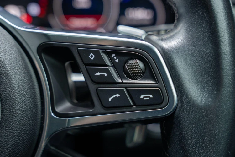 Vehicle Image 35