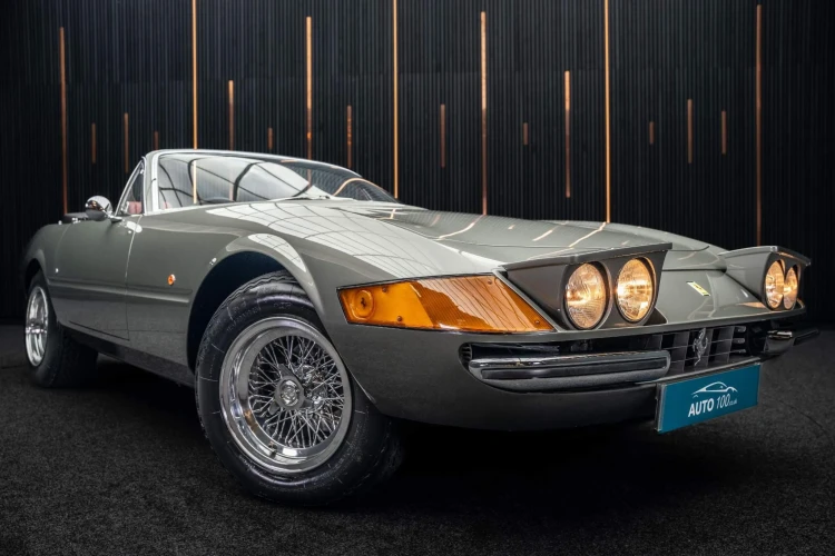 Vehicle Image 32