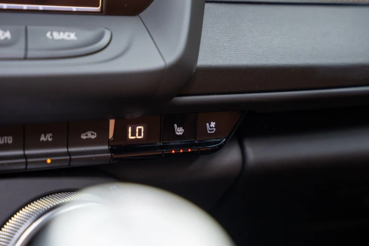 Vehicle Image 30
