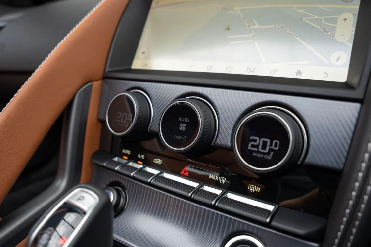 Vehicle Image 12