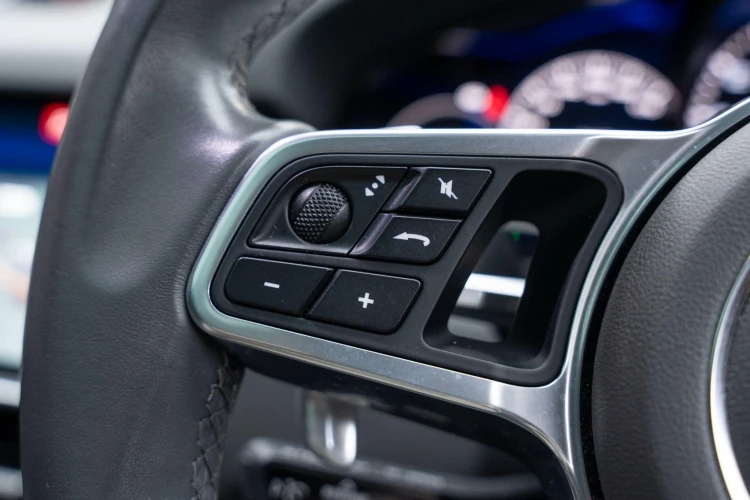 Vehicle Image 30