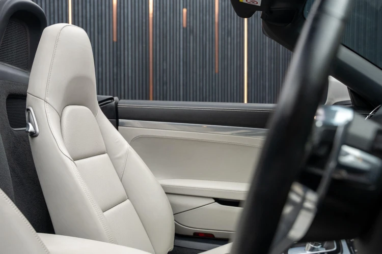 Vehicle Image 30
