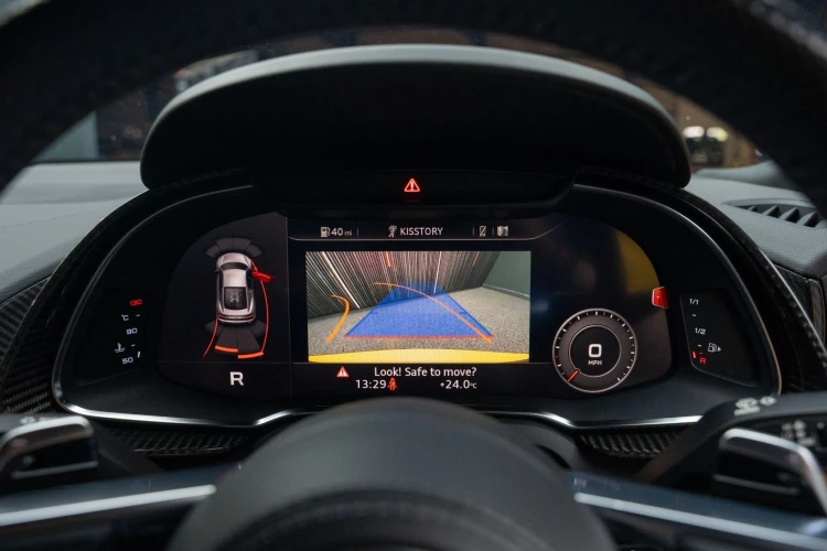 Vehicle Image 8