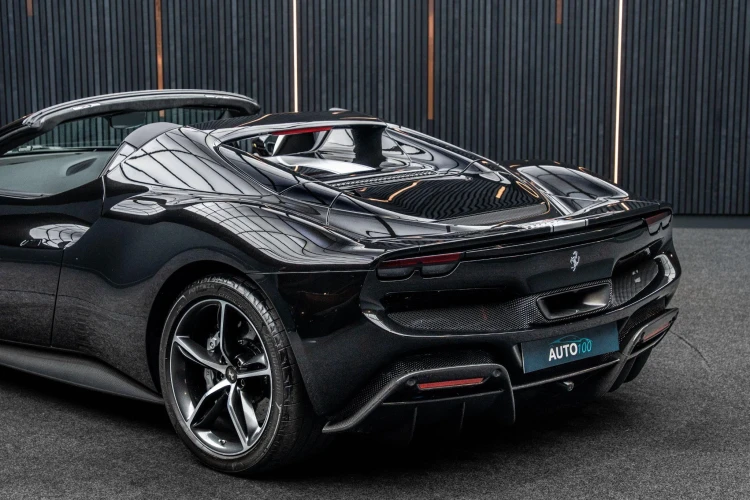 Vehicle Image 24