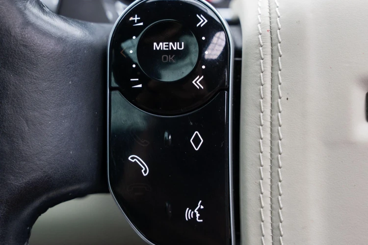Vehicle Image 32