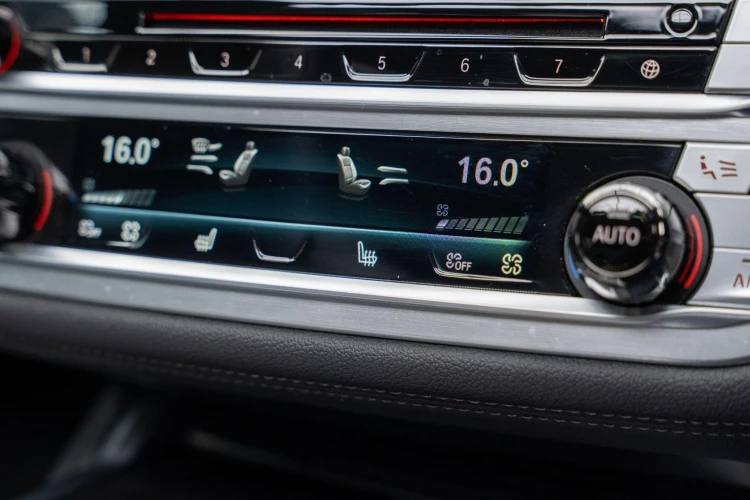 Vehicle Image 18