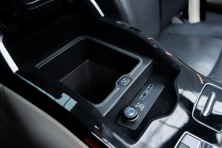 Vehicle Image 10