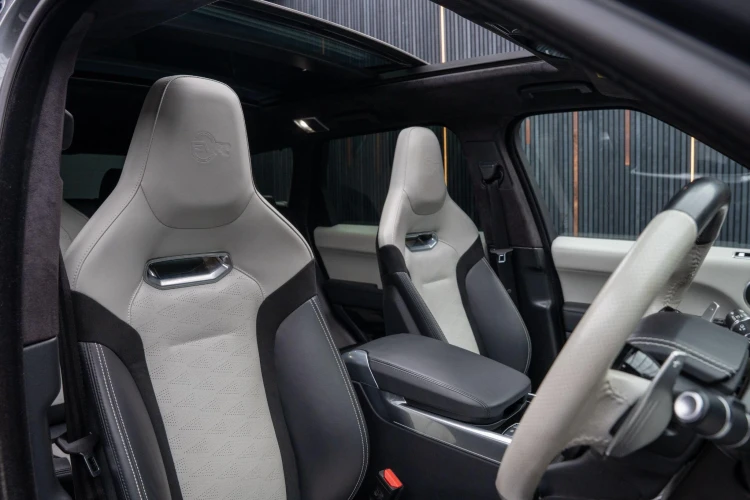 Vehicle Image 12