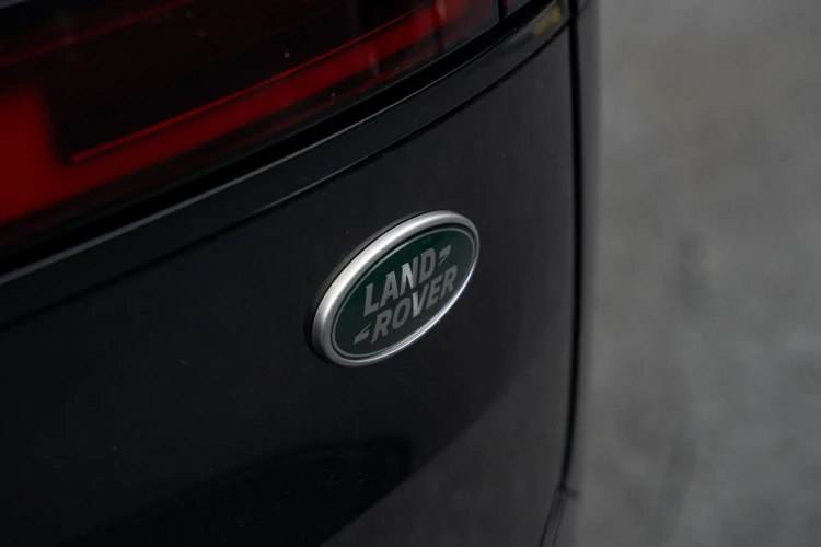 Vehicle Image 25