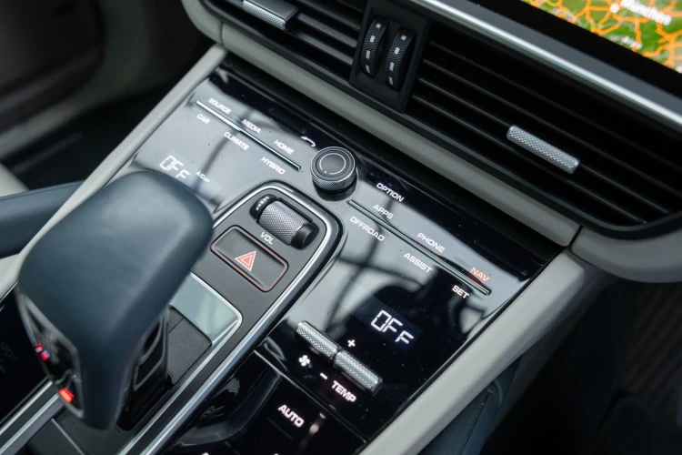 Vehicle Image 36