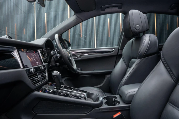 Vehicle Image 36