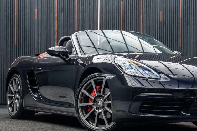 Vehicle Image 11