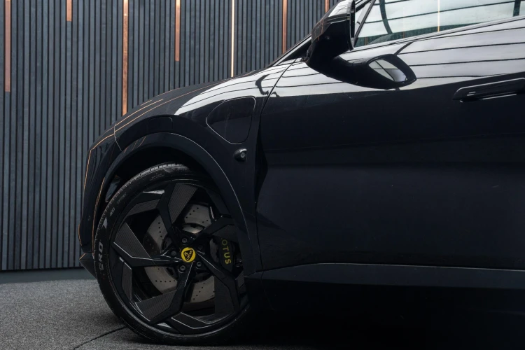 Vehicle Image 13