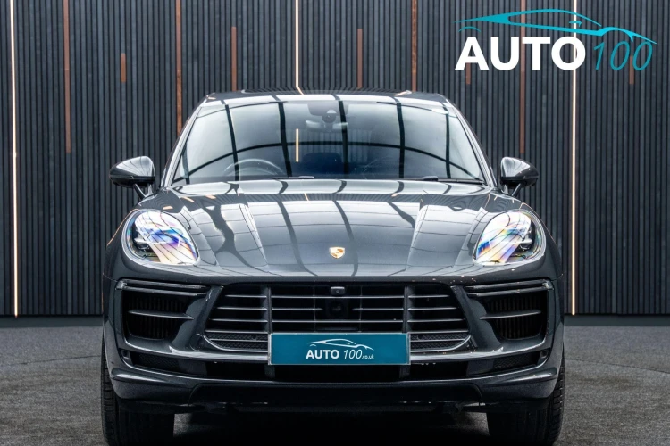 Vehicle Image 9