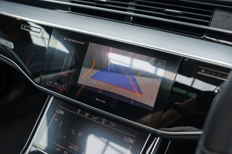 Vehicle Image 8
