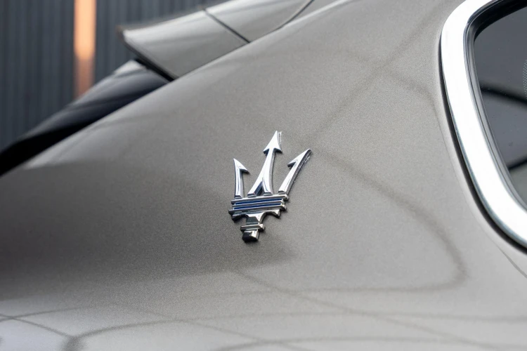 Vehicle Image 25