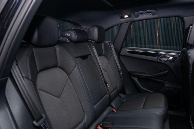 Vehicle Image 14