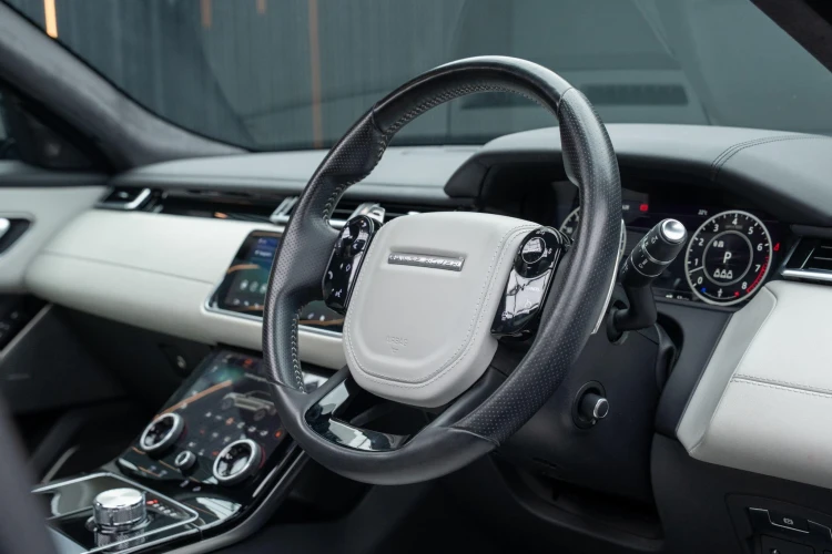 Vehicle Image 30